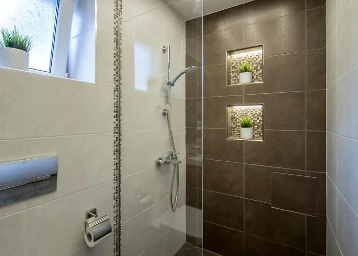 Modern Flat Nearby Center Fast Internet * ヴァルナ